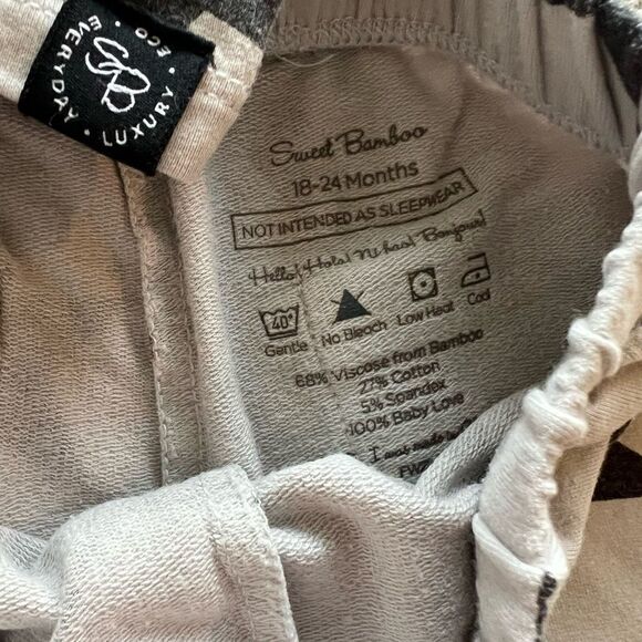 Sweet Bamboo Hooded Jogger Set, Gray and Black Stars - Picture 3 of 3